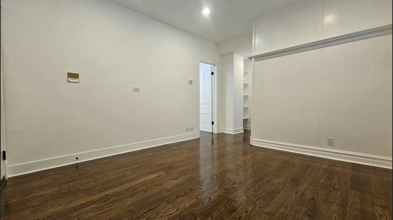 2541 North Southport Avenue, Unit 2R - Photo 4 of 18