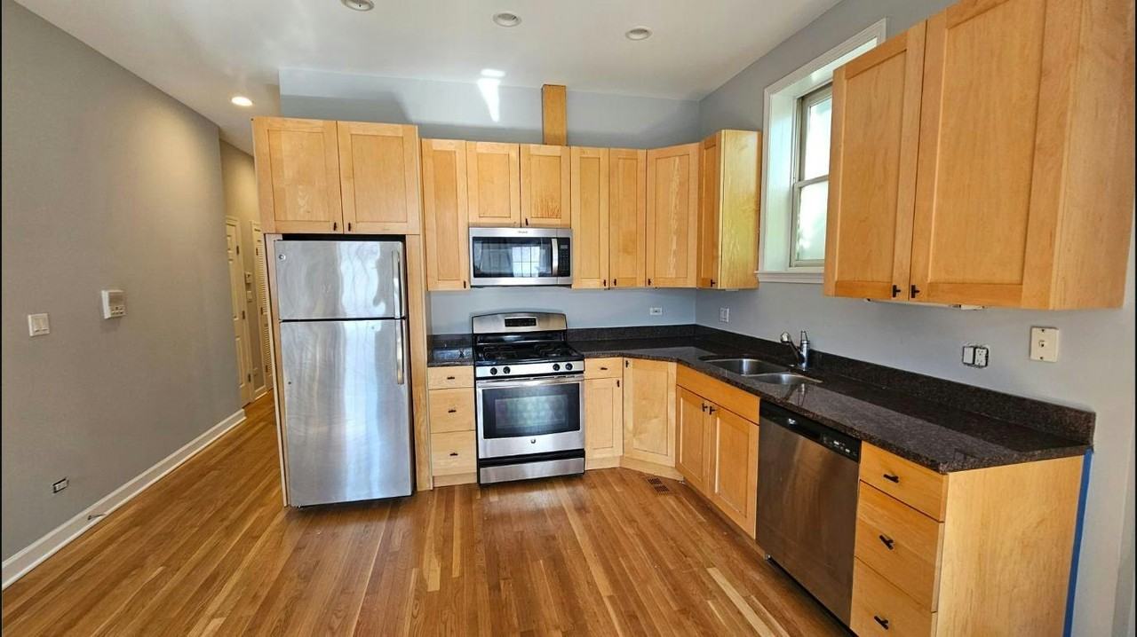 509 North Hartland Court, Unit 1S - Photo 6 of 30