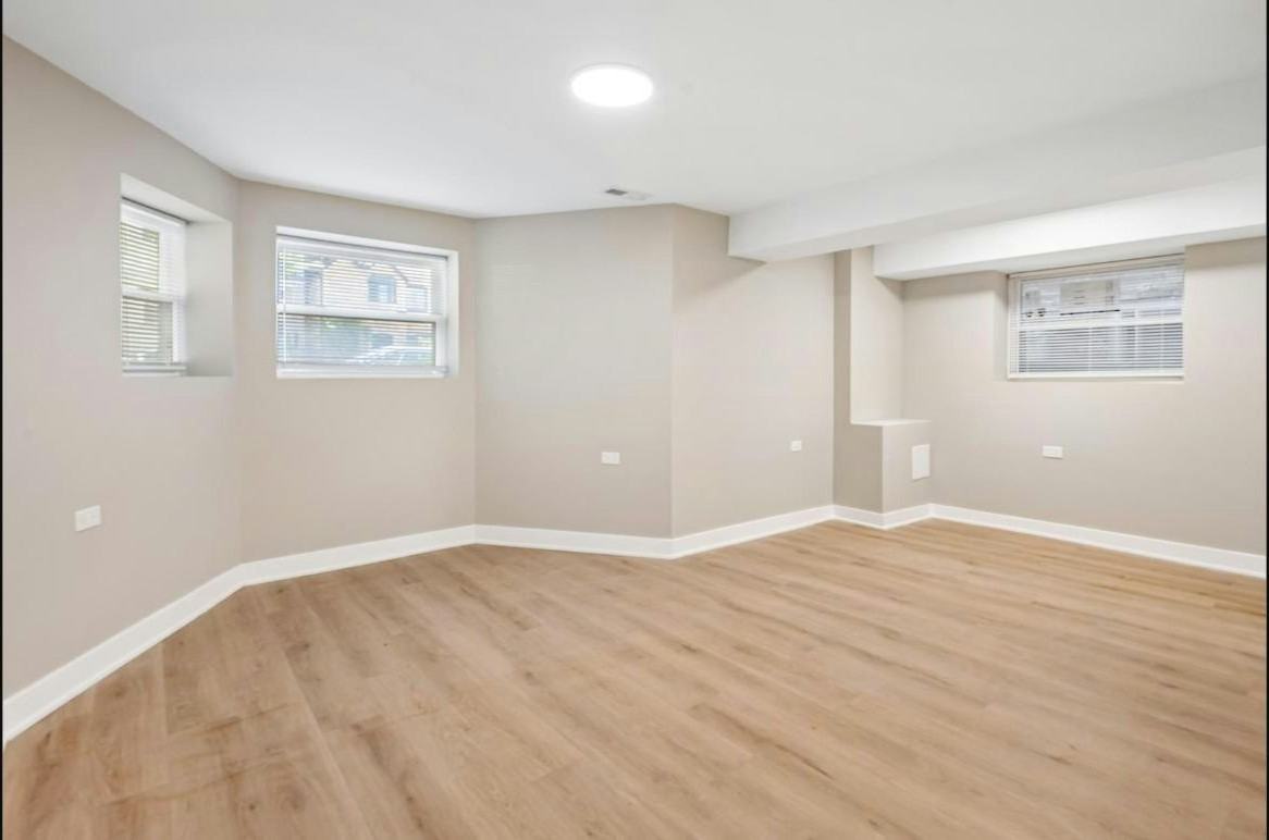 1756 West School Street, Unit G - Photo 2 of 12