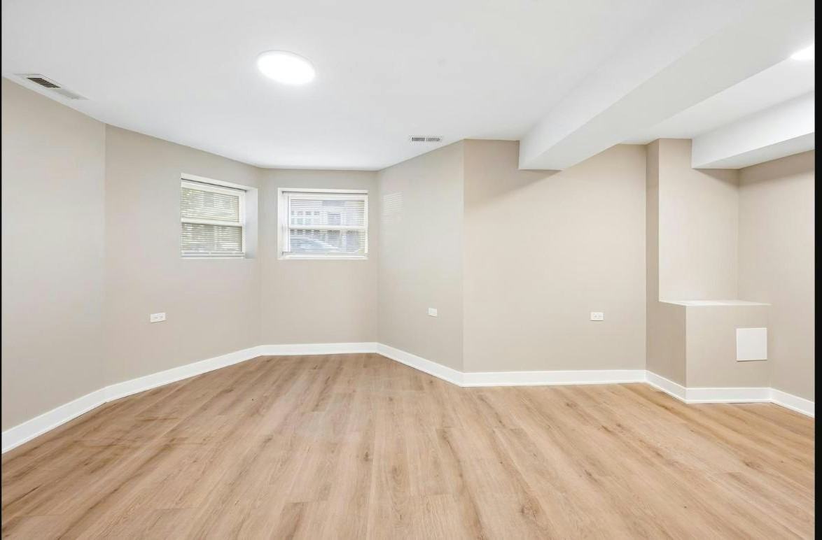 1756 West School Street, Unit G - Photo 3 of 12
