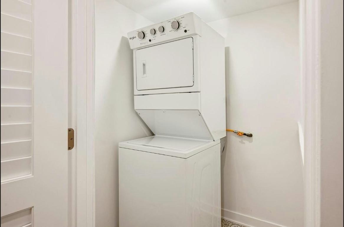 1756 West School Street, Unit G - Photo 7 of 12