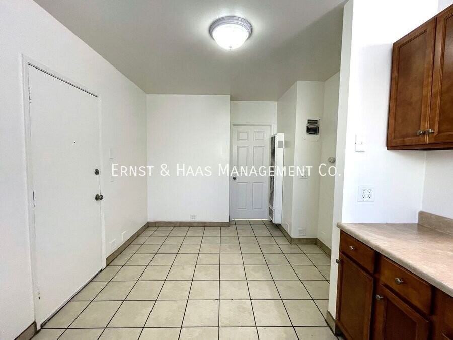 1229 E South St - Photo 3 of 12