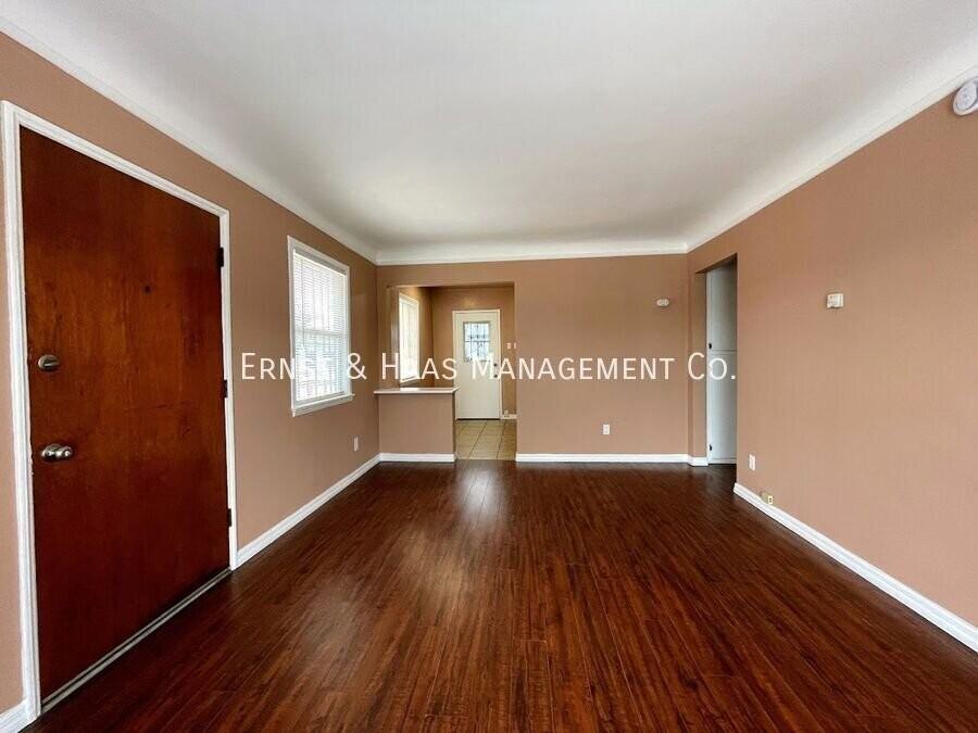 1401 N Bullis Rd - Photo 3 of 21