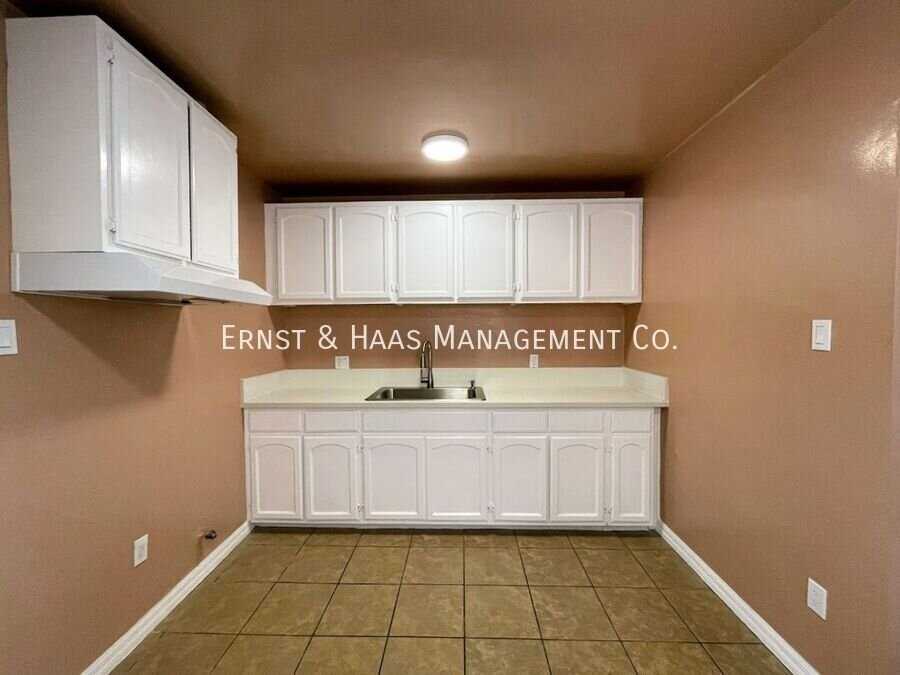 1401 N Bullis Rd - Photo 5 of 21