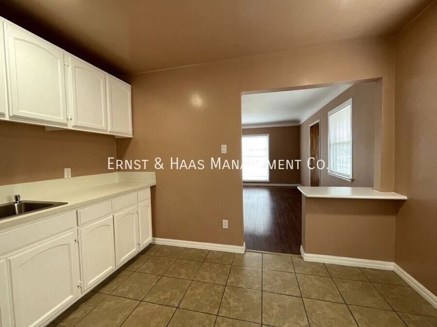 1401 N Bullis Rd - Photo 7 of 21