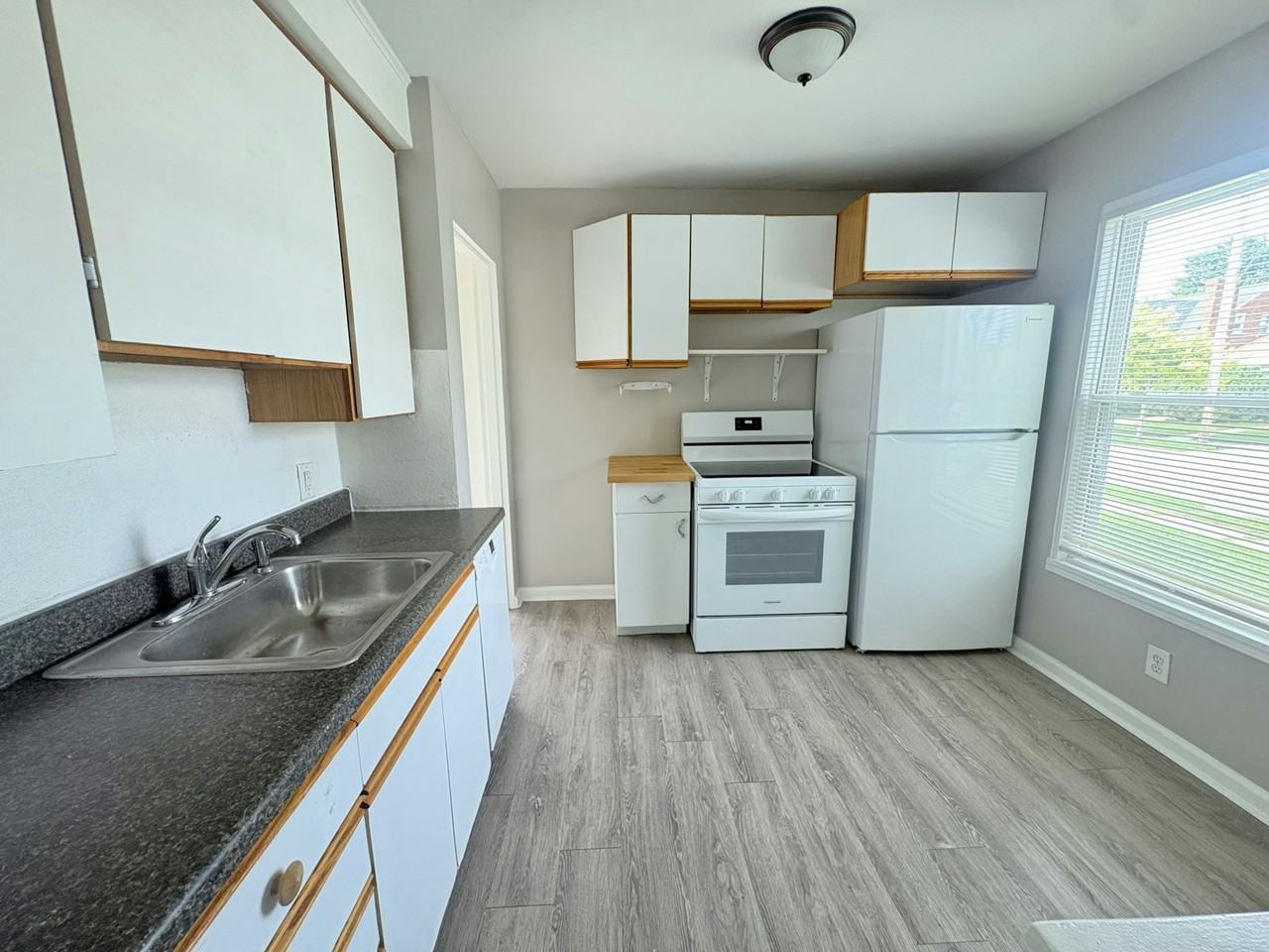 7574 Timken Avenue - Photo 4 of 13