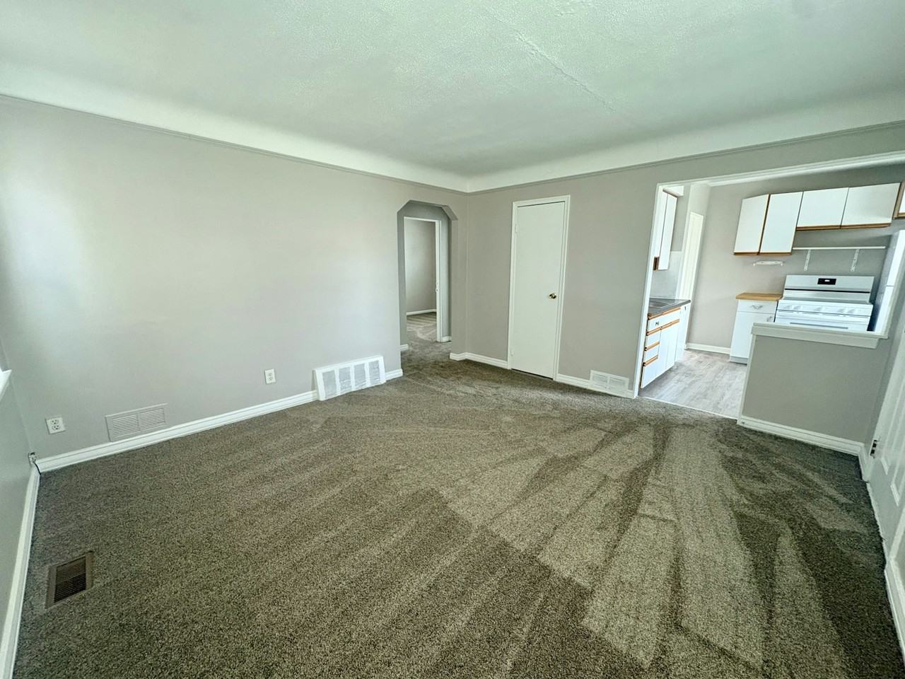 7574 Timken Avenue - Photo 5 of 13