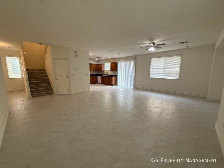 9748 Waukegan Ave - Photo 3 of 31