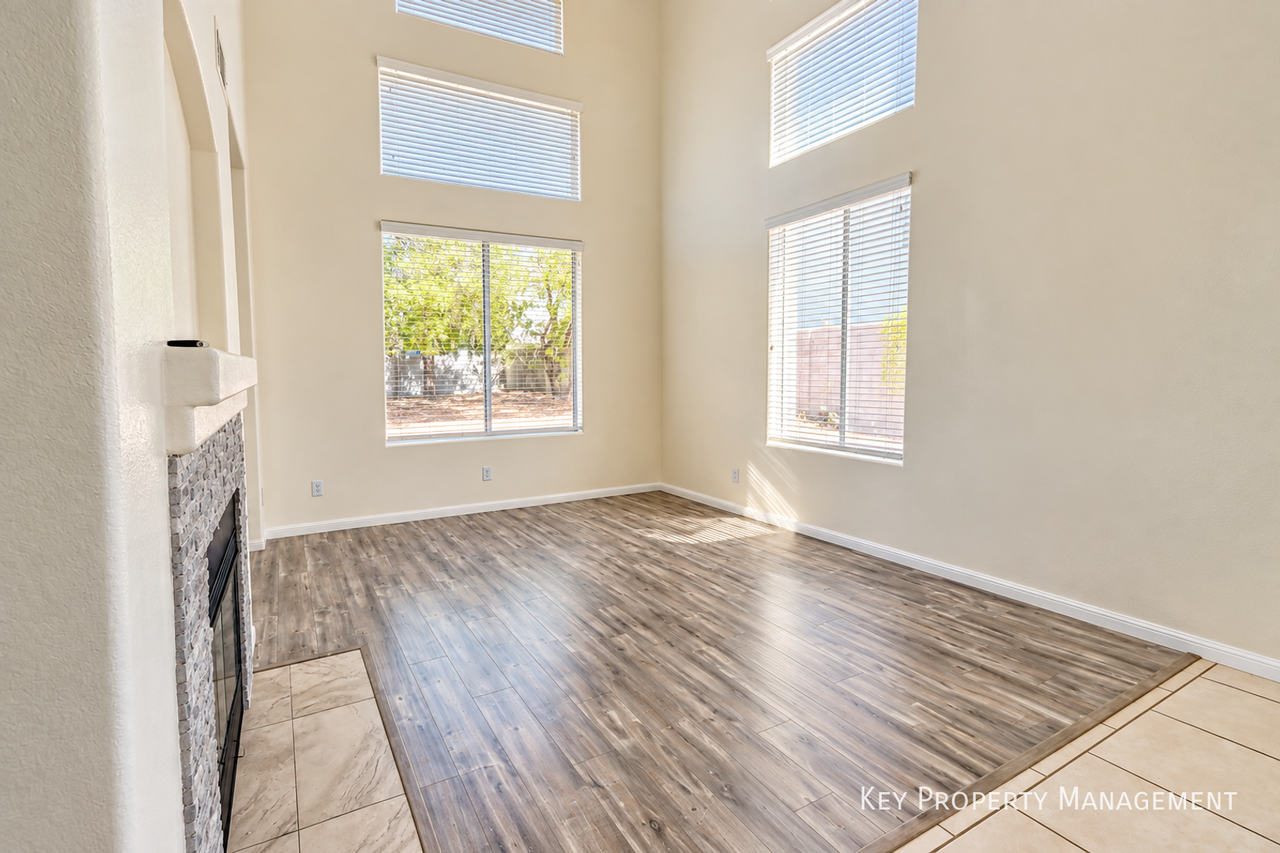 3104 Maple Ridge Ct - Photo 3 of 25