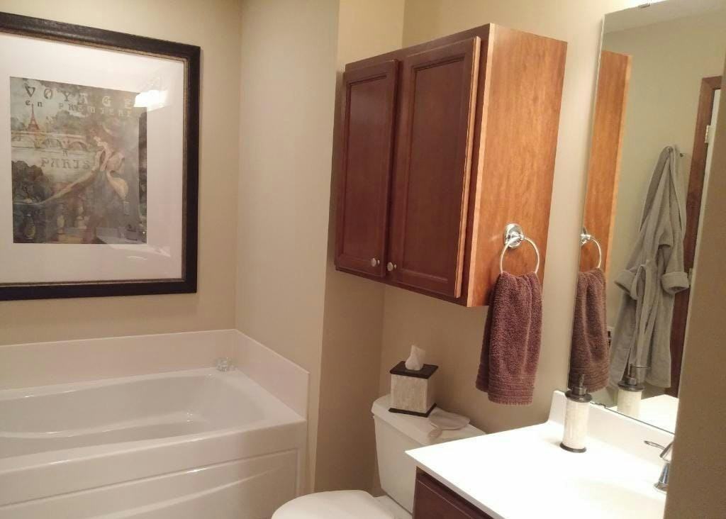 5073 Dunkirk Place North - Photo 6 of 10