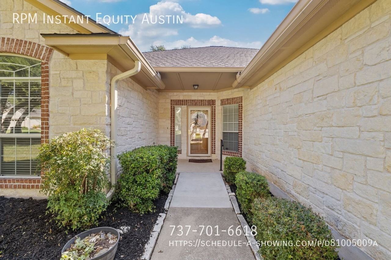 118 Sabine Dr - Photo 3 of 37