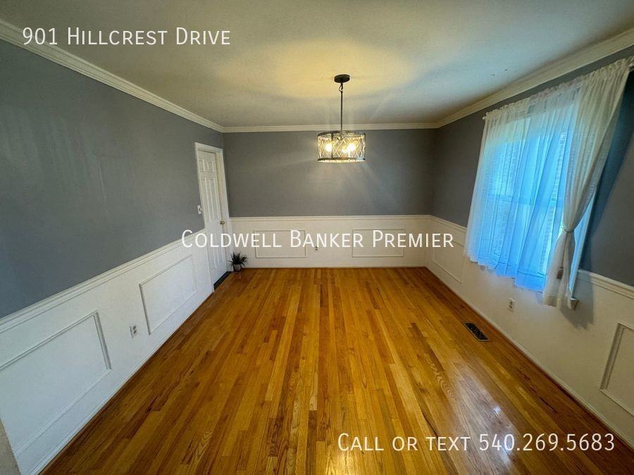 901 Hillcrest Dr - Photo 3 of 35