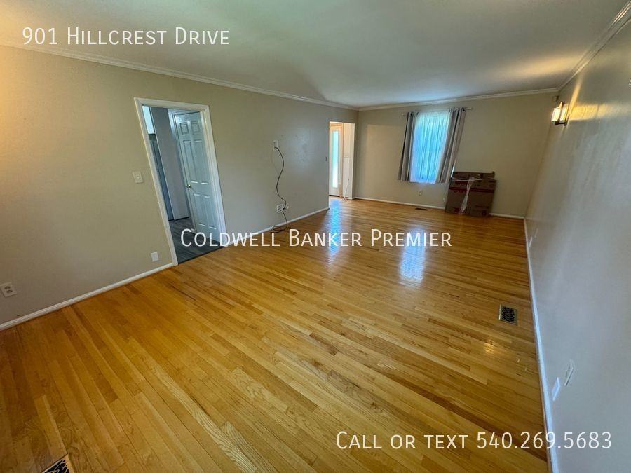 901 Hillcrest Dr - Photo 6 of 35