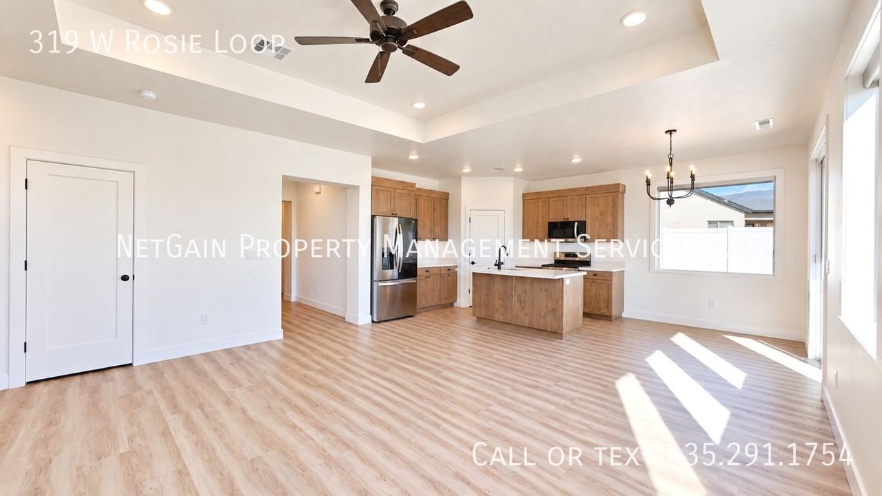 319 W Rosie Loop - Photo 6 of 30