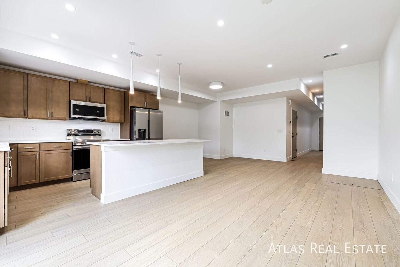 2738 W 2nd Ave - Photo 2 of 17
