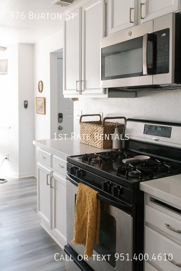 976 Burton St - Photo 4 of 8