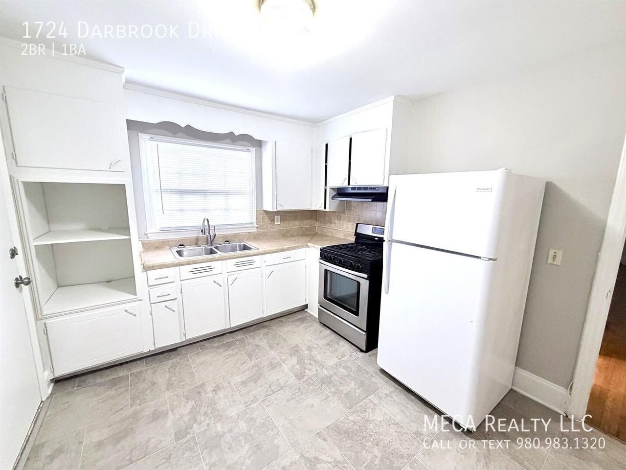 1724 Darbrook Dr - Photo 2 of 8
