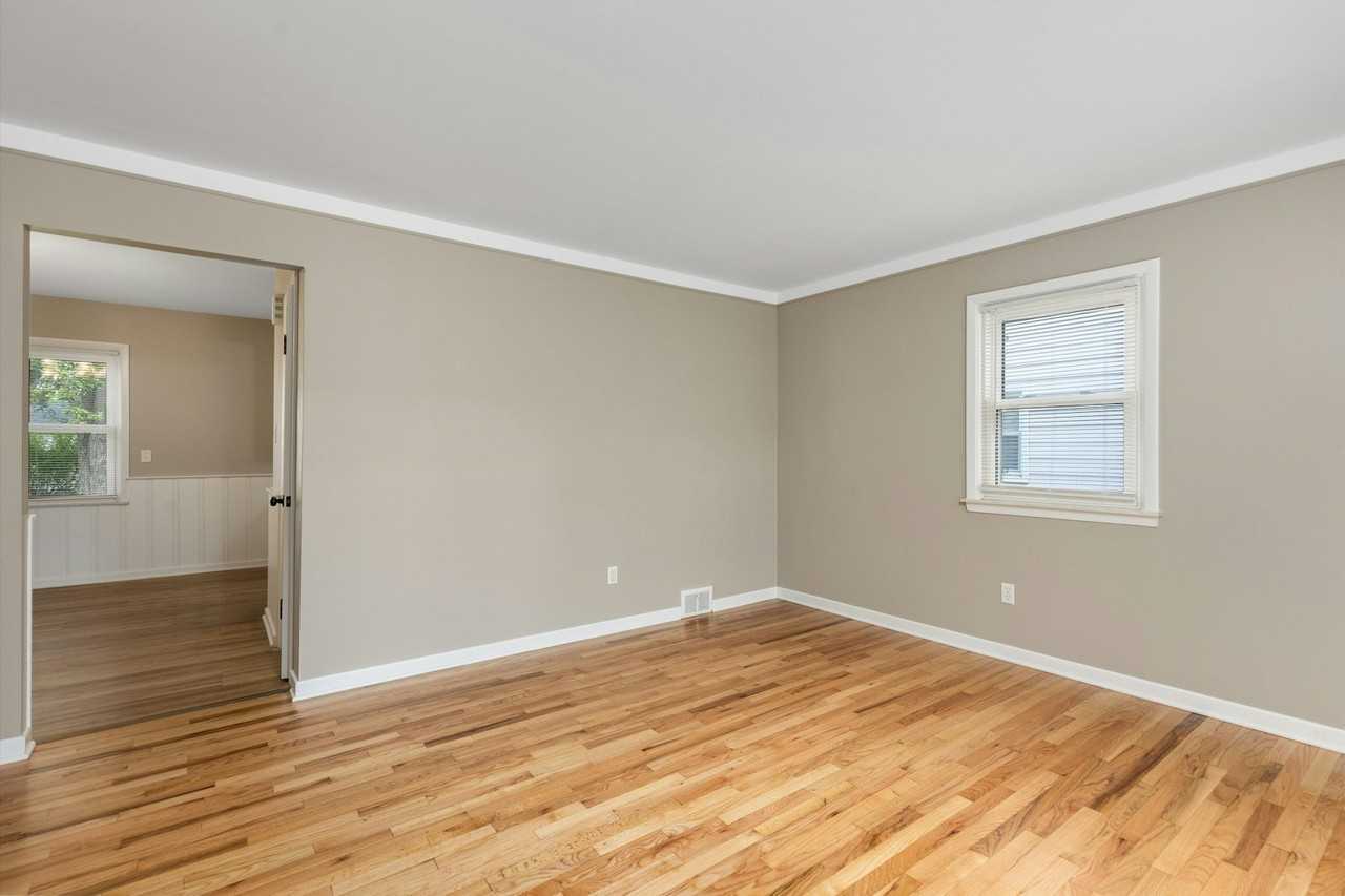 1319 Amelia Street - Photo 4 of 24