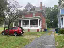 featured image of 910 Campbell Ave Sw #ASW
