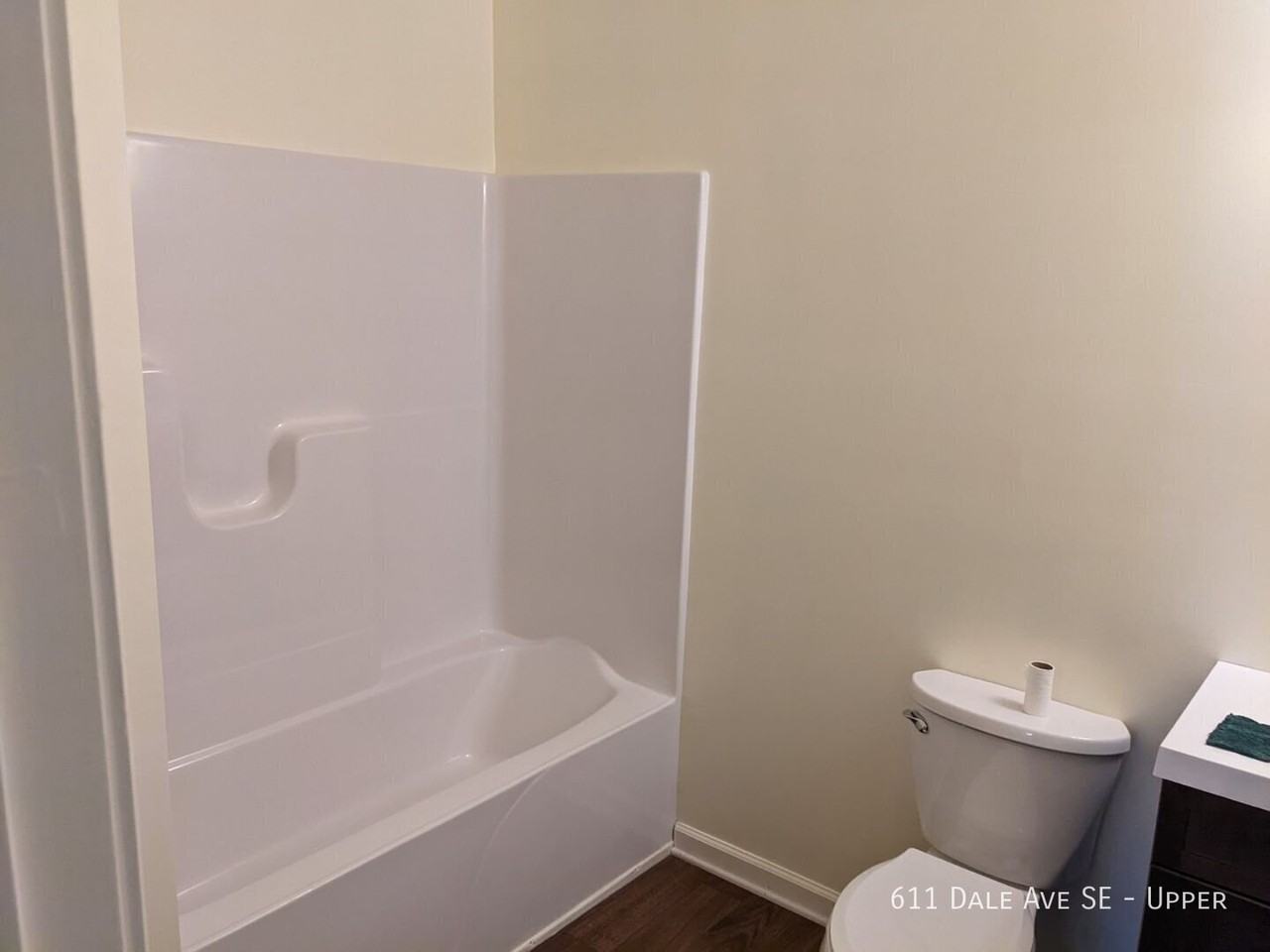 611 Dale Ave Se - Photo 3 of 8