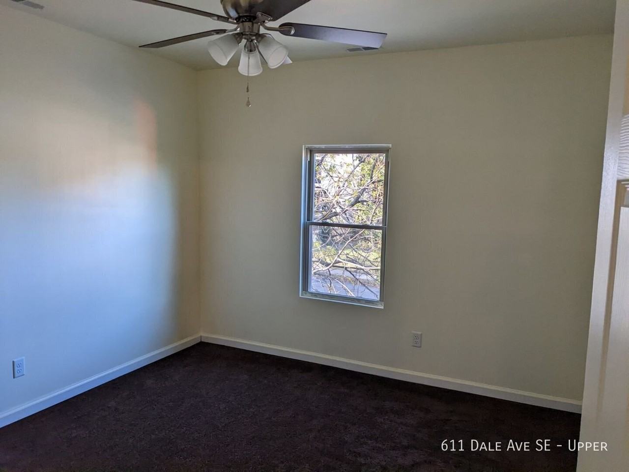 611 Dale Ave Se - Photo 4 of 8