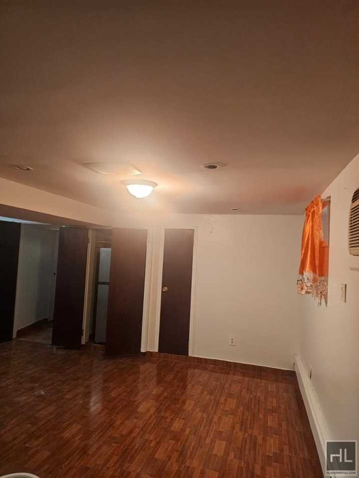 872 E 48th St - Photo 2 of 10