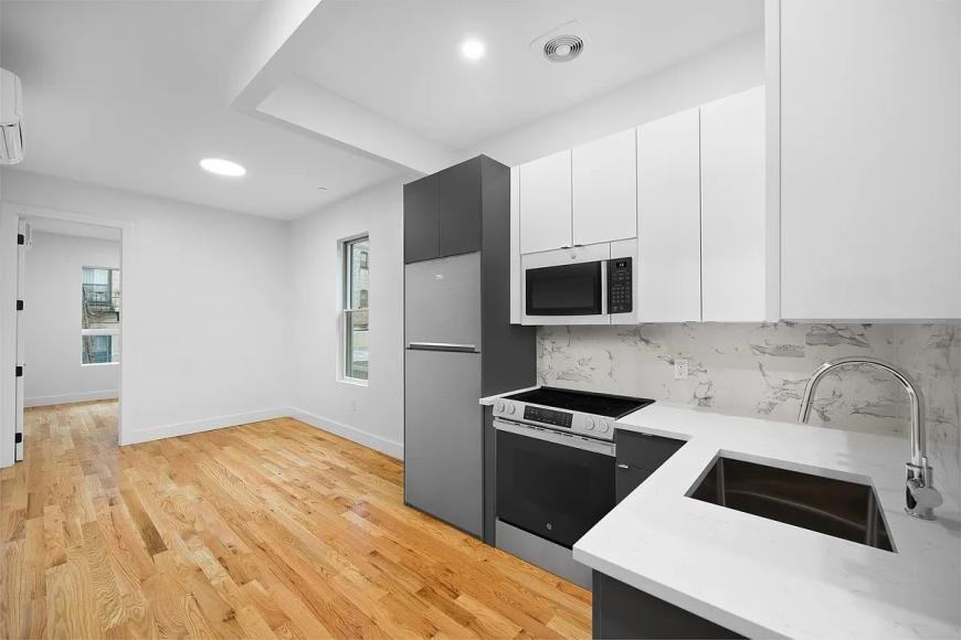 179 Martense St - Photo 3 of 7
