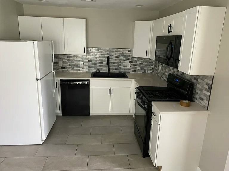 113 South Birch Street, Unit 113 1/2 - Photo 2 of 16