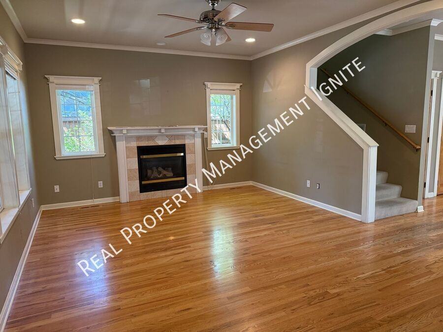 1362 Nw Lexington Ave - Photo 4 of 17