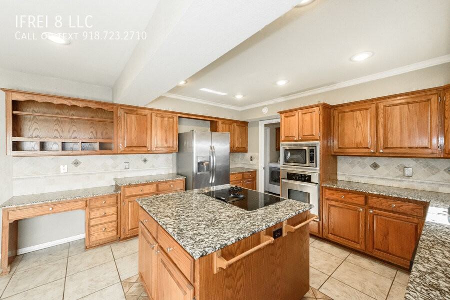 7746 E 87th St - Photo 7 of 28