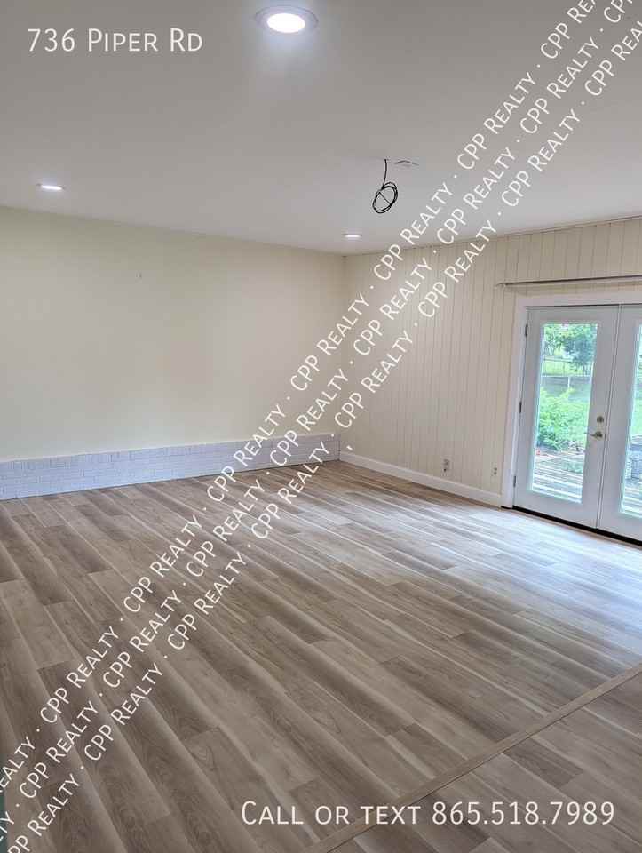 736 Piper Rd - Photo 2 of 21
