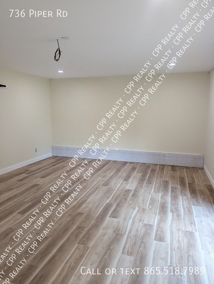 736 Piper Rd - Photo 3 of 21