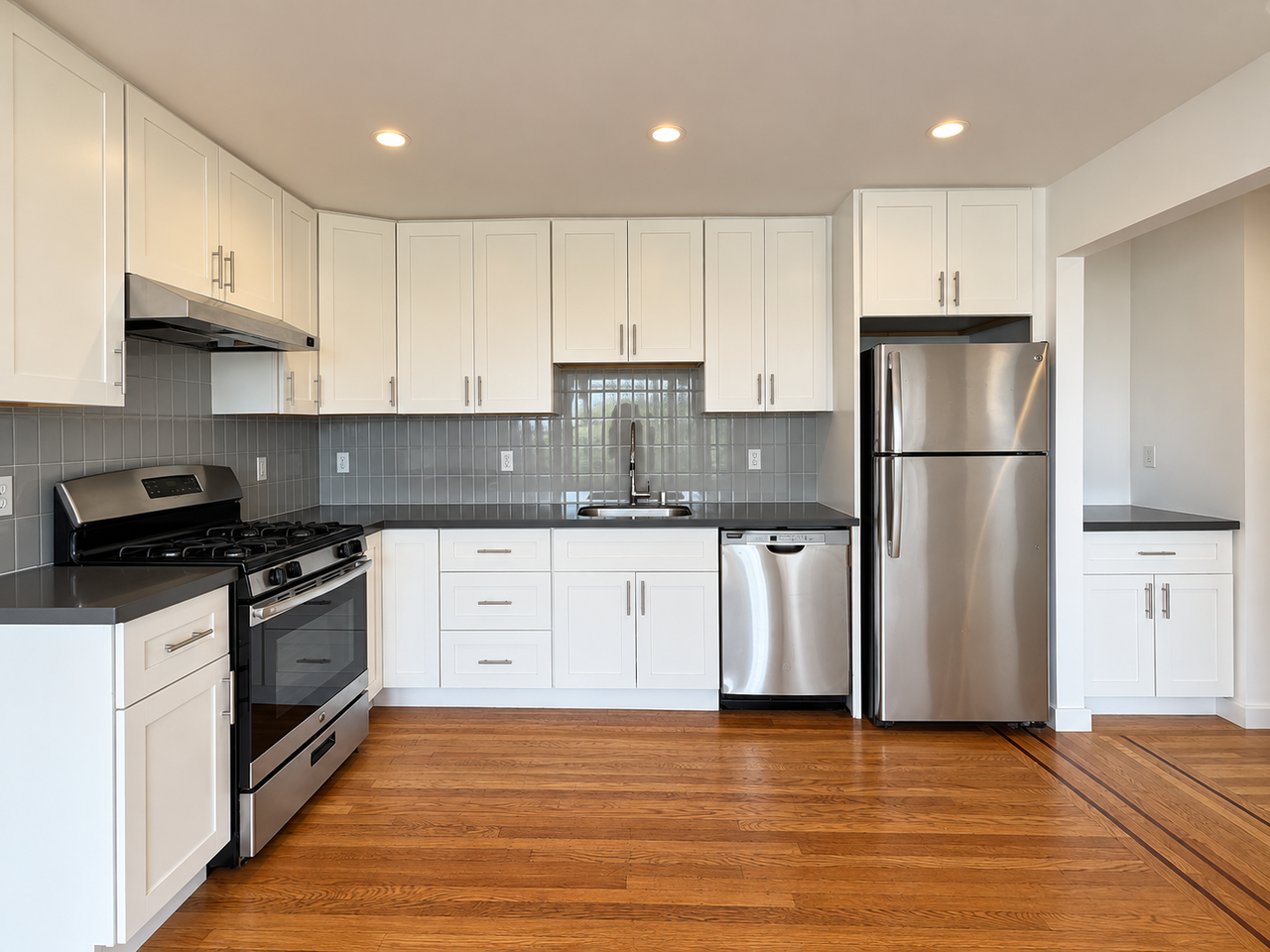 944 Hayes St #26 - Photo 3 of 13