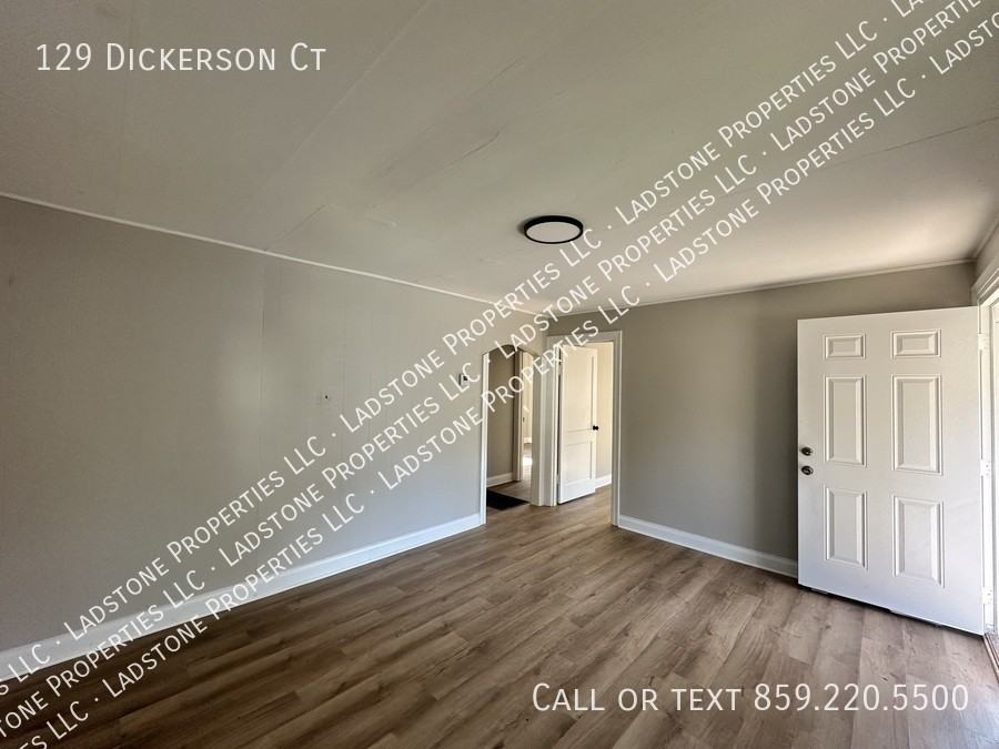 129 Dickerson Ct - Photo 3 of 19