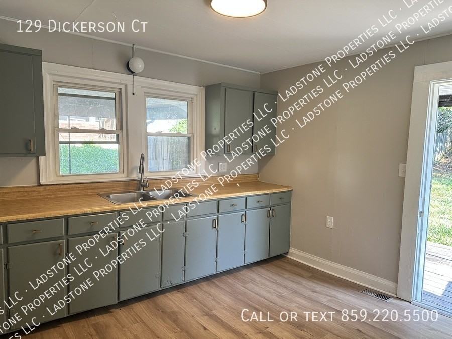 129 Dickerson Ct - Photo 5 of 19