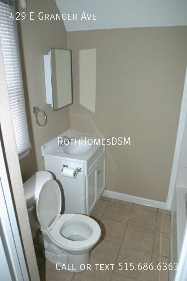 429 E Granger Ave - Photo 3 of 28