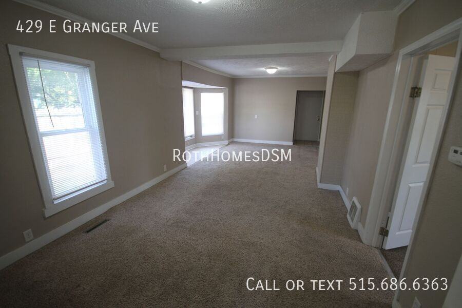 429 E Granger Ave - Photo 7 of 28