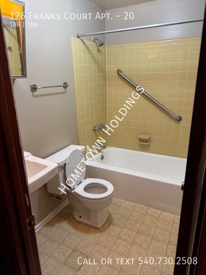 126 Franks Ct #20 - Photo 2 of 6