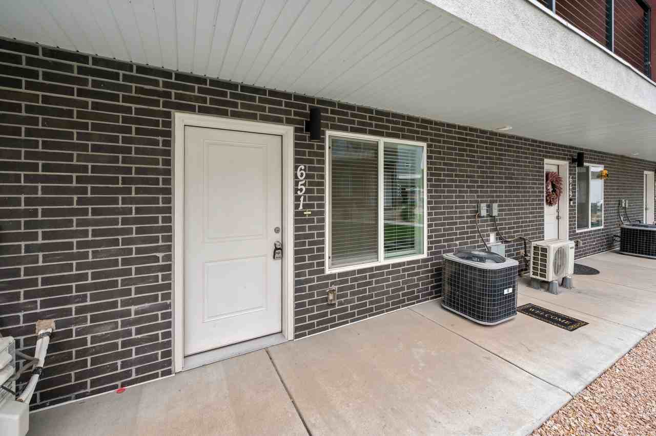 671 S 400 E - Photo 2 of 28