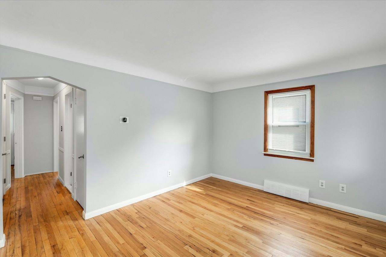 2011 East Hudson Avenue - Photo 2 of 33
