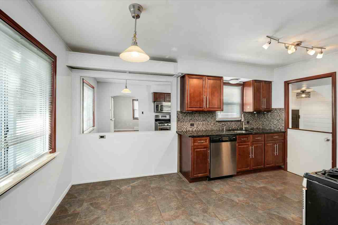 2011 East Hudson Avenue - Photo 6 of 33