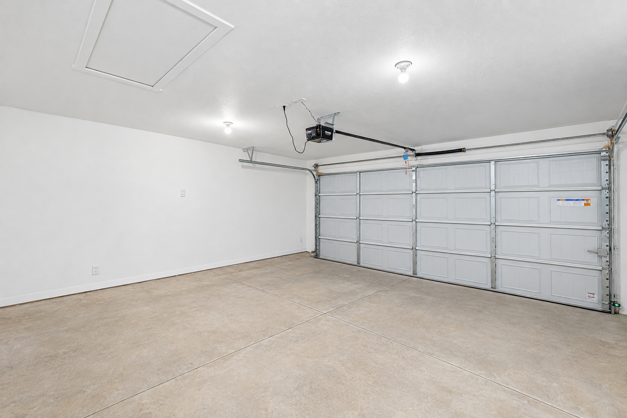321 Keaton Street - Photo 5 of 27