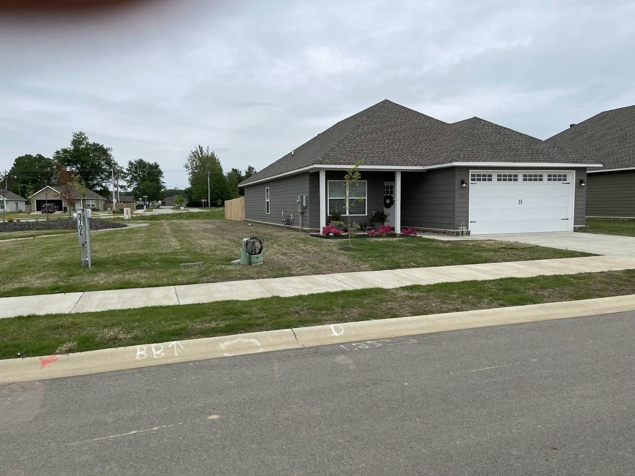 3700 Red Maple Way - Photo 2 of 9