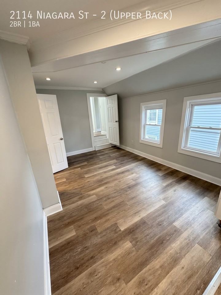 2114 Niagara St #2UPPERBACK - Photo 2 of 5