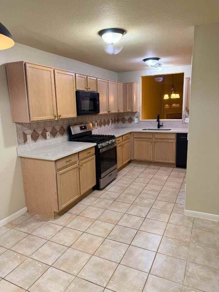 11911 Ezekiel Dr - Photo 7 of 23