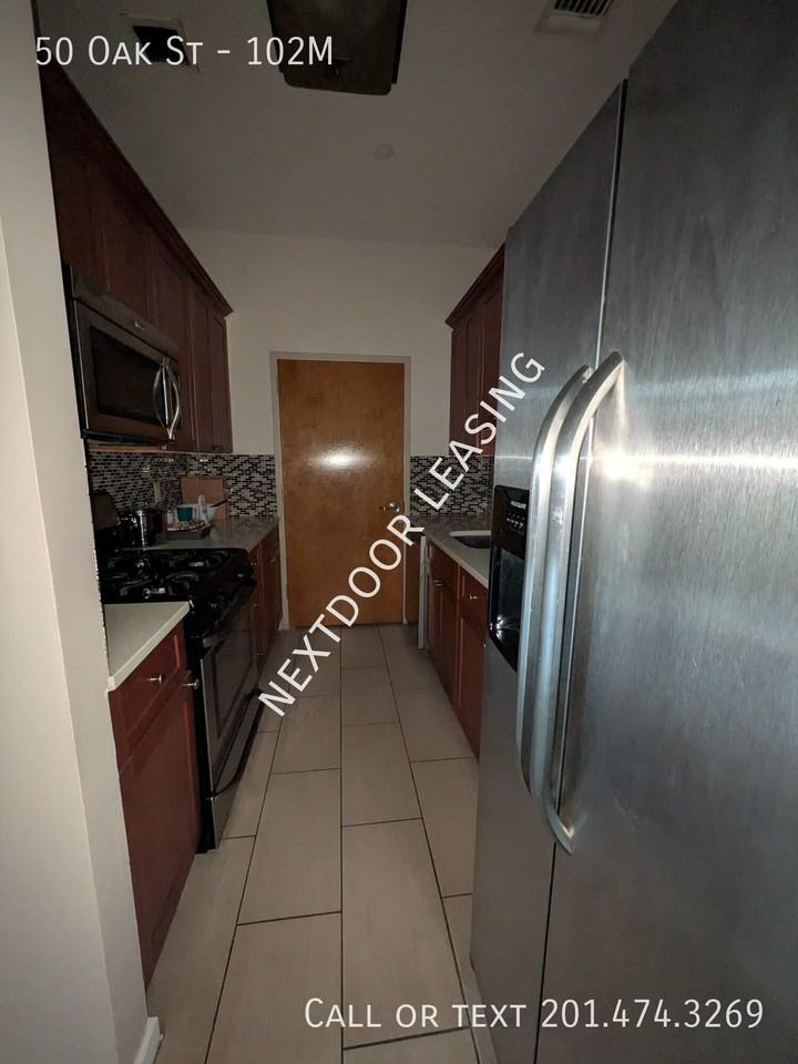 50 Oak St #102M - Photo 3 of 8