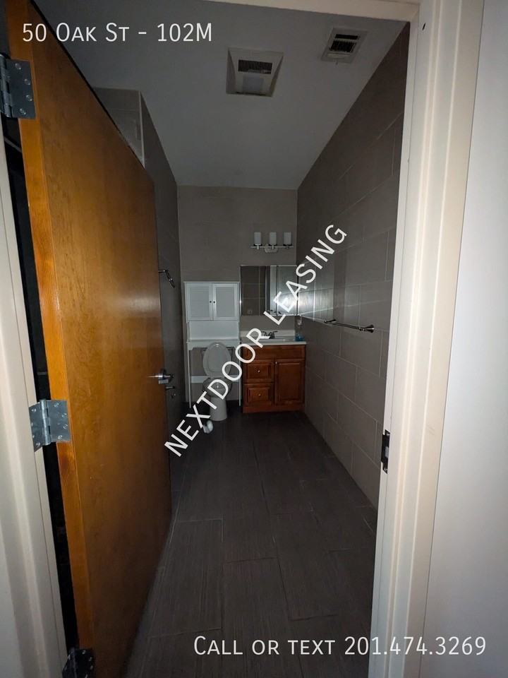 50 Oak St #102M - Photo 5 of 8