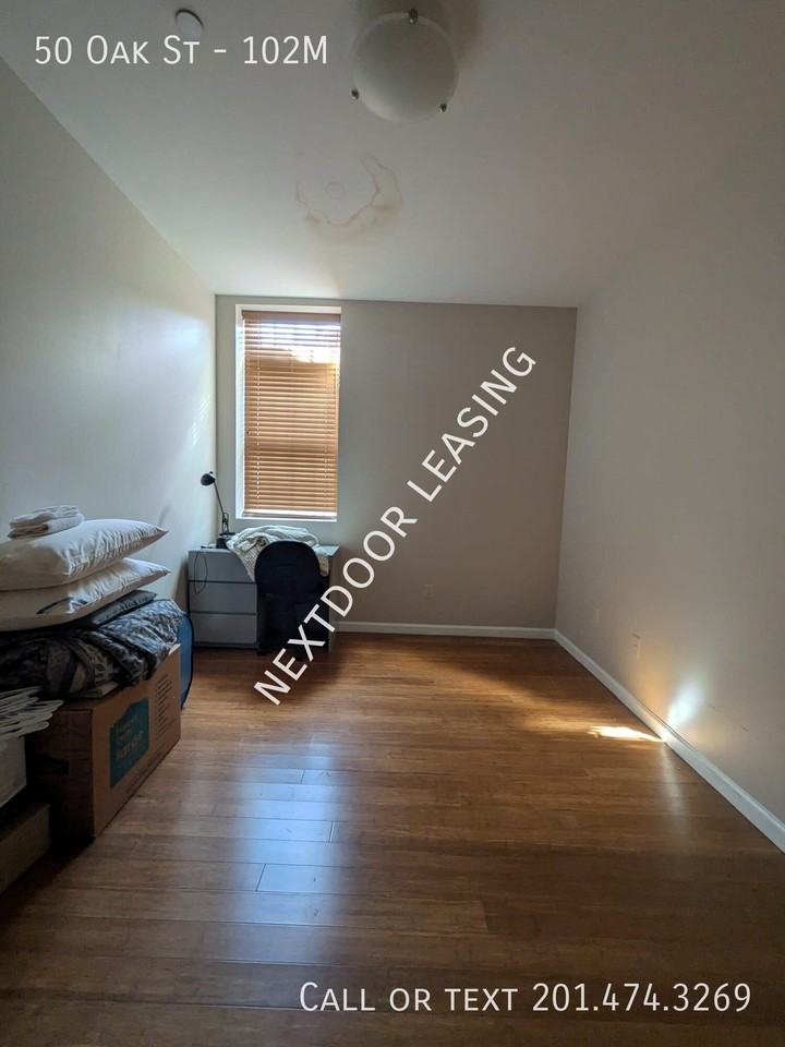 50 Oak St #102M - Photo 7 of 8