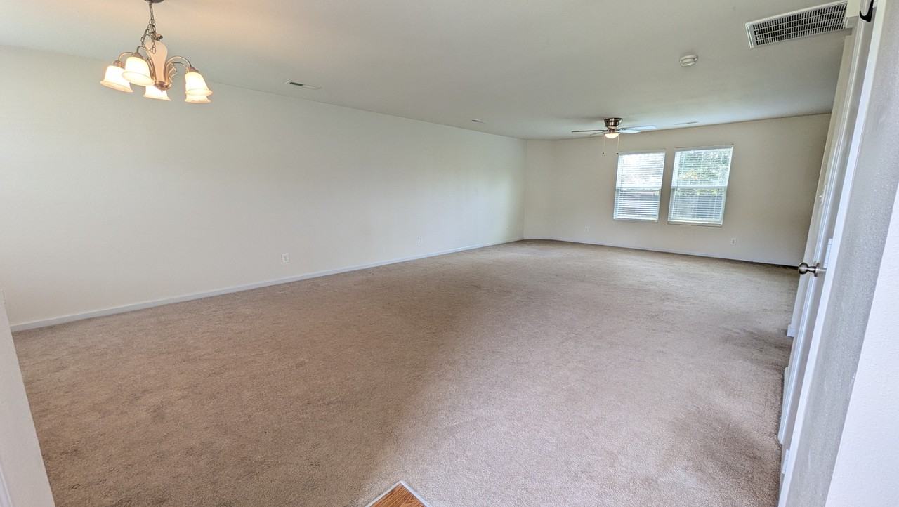 105 Bayside Ln - Photo 2 of 33