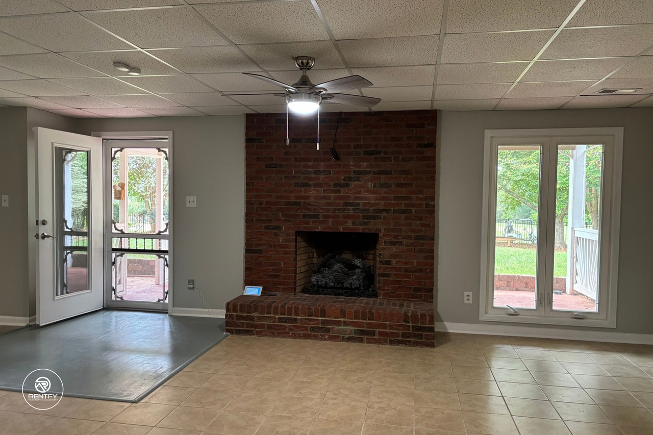240 Canvasback Rd - Photo 2 of 14